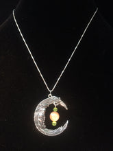 Load image into Gallery viewer, Moon and Mother of Pearl Necklace - Green