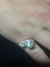 Load image into Gallery viewer, Pearl with Fine Silver Swirls Ring