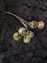 Load image into Gallery viewer, Scallops and Pearls Dangly Steel Hair Clip