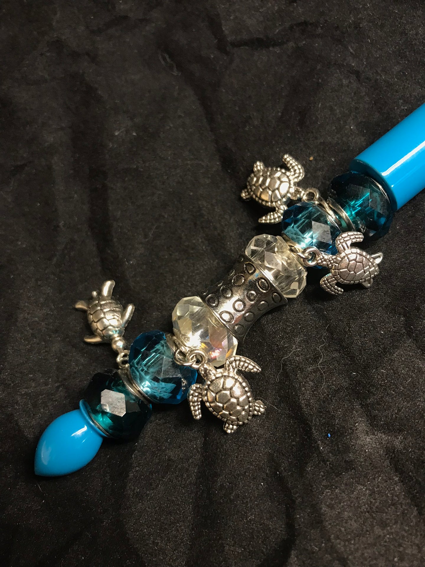 Sea Turtles in the Froth Beaded Stylus